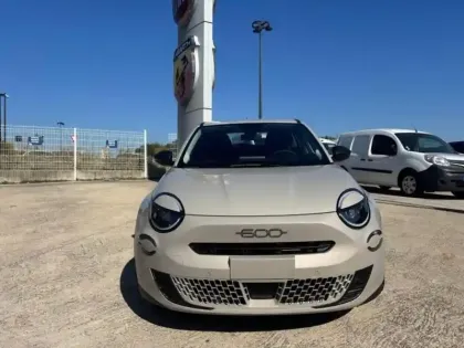 Photo 7 Fiat 600  1.2 Hybrid Turbo 145ch La Prima DCT6 Step 2