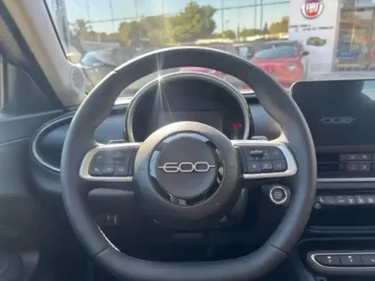 Photo 12 Fiat 600  1.2 Hybrid Turbo 145ch La Prima DCT6 Step 2