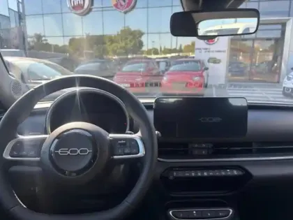 Photo 13 Fiat 600  1.2 Hybrid Turbo 145ch La Prima DCT6 Step 2