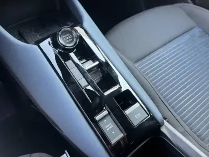 Photo 14 Alfa Romeo Junior  Elettrica 156ch Techno