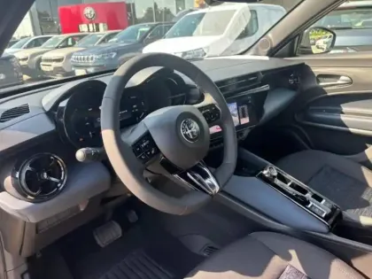 Photo 6 Alfa Romeo Junior  Elettrica 156ch Techno