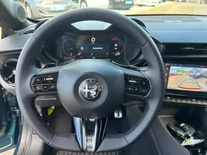 Photo 11 Alfa Romeo Junior  1.2 Ibrida 145ch Speciale e-DCT6