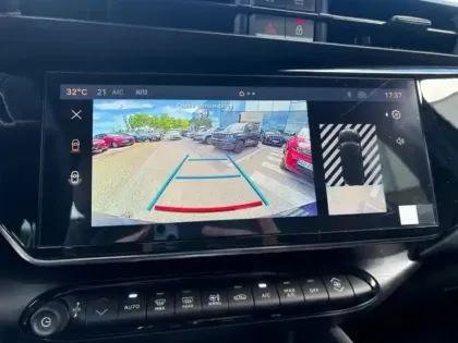 Photo 12 Alfa Romeo Junior  1.2 Ibrida 145ch Speciale e-DCT6