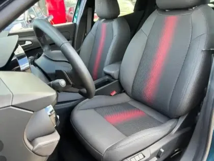 Photo 9 Alfa Romeo Junior  1.2 Ibrida 145ch Speciale e-DCT6