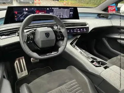 Photo 29 Peugeot 5008  Hybrid 136ch GT e-DCS6