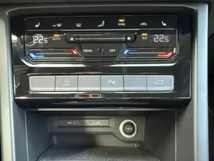 Photo 14 Volkswagen Touran  1.5 TSI EVO 150ch VW Edition 7 places