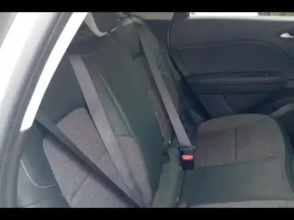 Photo 12 Renault Captur  1.6 E-Tech hybride 145ch Techno