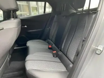 Photo 9 Peugeot 2008  1.2 Hybrid 145ch Allure e-DCS6