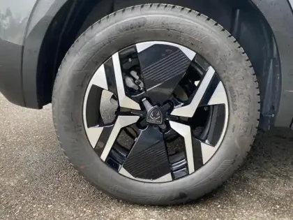 Photo 6 Peugeot 2008  1.2 Hybrid 145ch Allure e-DCS6