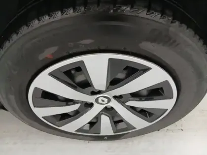 Photo 9 Renault Clio  1.6 E-Tech hybride 145ch Equilibre