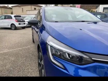 Photo 13 Renault Clio  1.6 E-Tech hybride 140ch Limited -21N