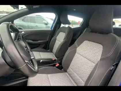 Photo 9 Renault Clio  1.6 E-Tech hybride 140ch Limited -21N