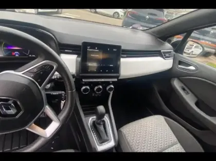 Photo 14 Renault Clio  1.6 E-Tech hybride 140ch Limited -21N