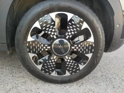 Photo 10 Fiat 600  1.2 Hybrid 100ch La Prima DCT6