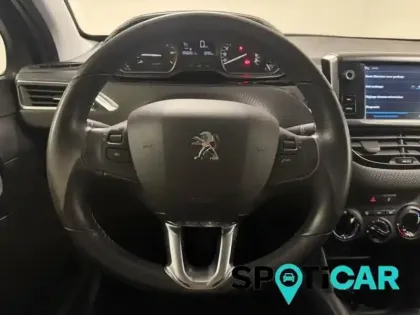 Photo 7 Peugeot 208  1.2 PureTech 82ch E6.c Signature 5p