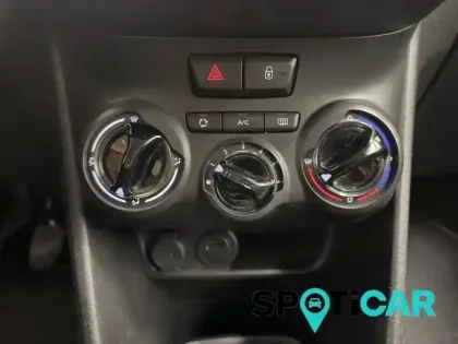 Photo 13 Peugeot 208  1.2 PureTech 82ch E6.c Signature 5p