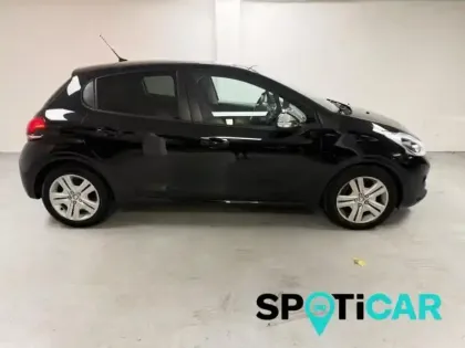 Photo 3 Peugeot 208  1.2 PureTech 82ch E6.c Signature 5p