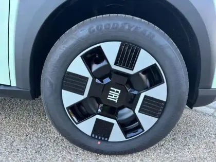 Photo 8 Fiat Grande Panda  1.2 Hybrid Turbo 110ch Icône eDCT6