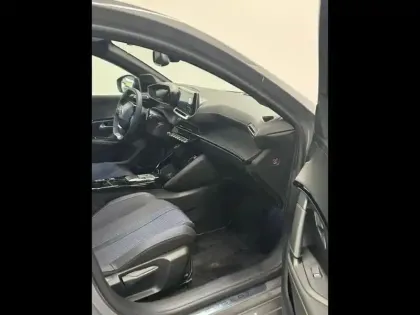 Photo 13 Peugeot 208  1.2 Hybrid 145ch GT e-DCS6