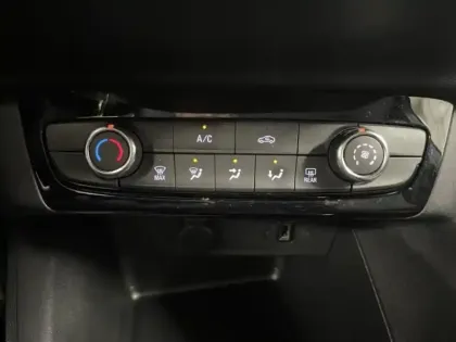 Photo 13 Opel Corsa  1.2 Turbo 100ch Edition