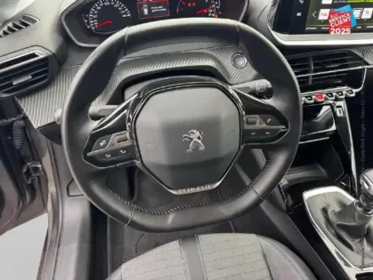 Photo 11 Peugeot 208  1.2 PureTech 100ch S&S Allure