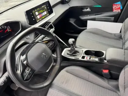 Photo 14 Peugeot 208  1.2 PureTech 100ch S&S Allure