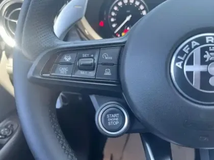 Photo 10 Alfa Romeo Tonale  1.5 Hybrid 130ch Veloce TCT