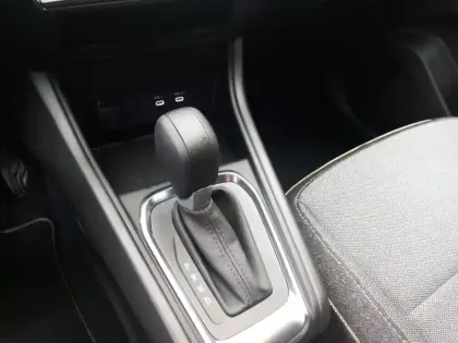 Photo 12 Renault Captur  mild hybrid 160 EDC