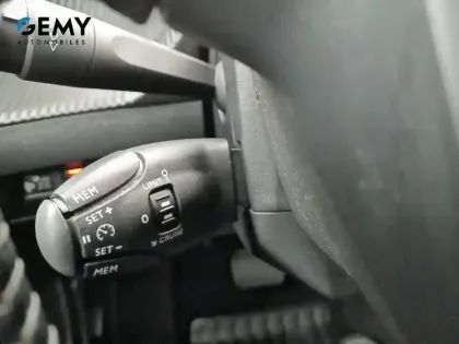 Photo 6 Peugeot 2008  Electrique 136 ch