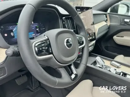 Photo 18 Volvo Xc60  T6 AWD Hybride rechargeable 253 ch+145 ch Geartronic 8