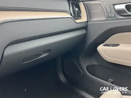 Photo 21 Volvo Xc60  T6 AWD Hybride rechargeable 253 ch+145 ch Geartronic 8