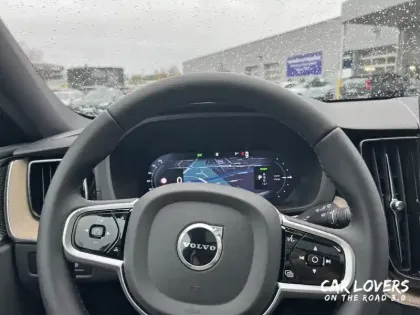 Photo 10 Volvo Xc60  T6 AWD Hybride rechargeable 253 ch+145 ch Geartronic 8