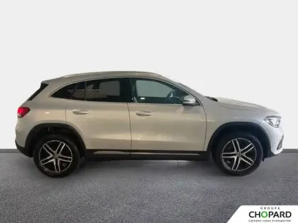 Photo 8 Mercedes GLA  200 d 8G-DCT