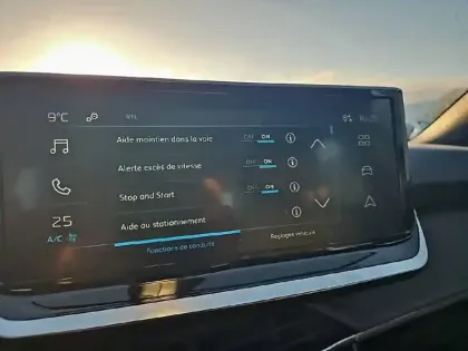 Photo 18 Peugeot 2008  PureTech 100 S&S BVM6