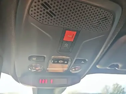 Photo 17 Peugeot 2008  PureTech 100 S&S BVM6