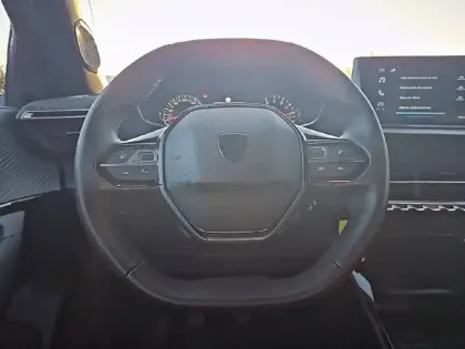 Photo 8 Peugeot 2008  PureTech 100 S&S BVM6