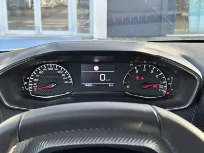 Photo 9 Peugeot 208  PureTech 100 S&S BVM6