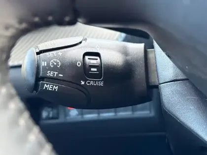 Photo 19 Peugeot 208  PureTech 100 S&S BVM6