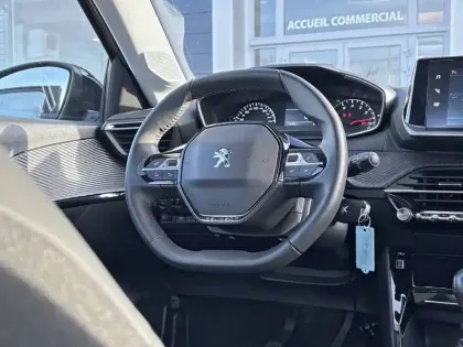 Photo 8 Peugeot 208  PureTech 100 S&S BVM6