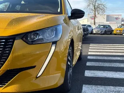 Photo 15 Peugeot 208  PureTech 100 S&S BVM6