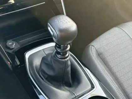 Photo 13 Peugeot 208  PureTech 100 S&S BVM6