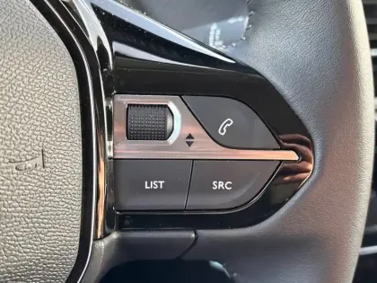 Photo 18 Peugeot 208  PureTech 100 S&S BVM6