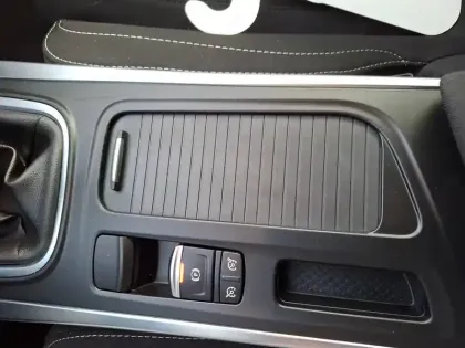 Photo 29 Renault Megane Mégane IV Berline TCe 140 FAP