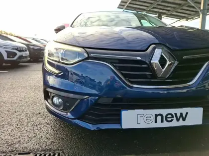 Photo 10 Renault Megane Mégane IV Berline TCe 140 FAP