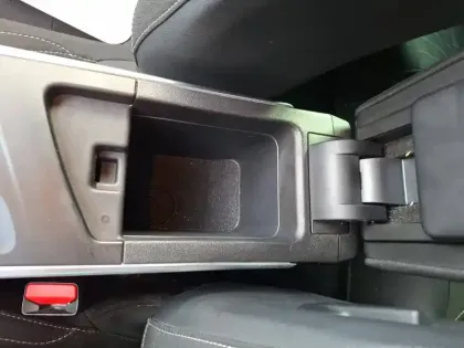 Photo 32 Renault Megane Mégane IV Berline TCe 140 FAP