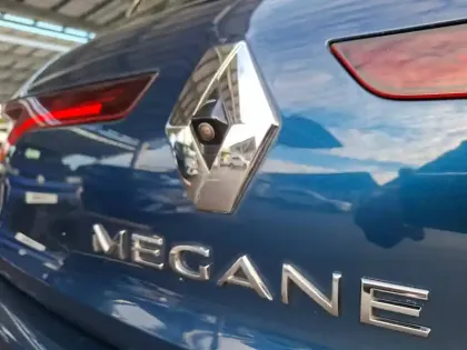 Photo 12 Renault Megane Mégane IV Berline TCe 140 FAP