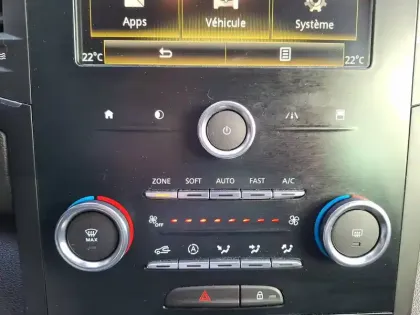 Photo 26 Renault Megane Mégane IV Berline TCe 140 FAP