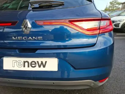 Photo 13 Renault Megane Mégane IV Berline TCe 140 FAP