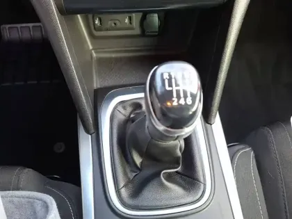 Photo 28 Renault Megane Mégane IV Berline TCe 140 FAP