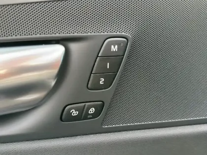 Photo 12 Volvo Xc60  T6 AWD Hybride rechargeable 253 ch+145 ch Geartronic 8